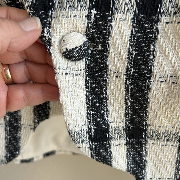 Vestique Becca Plaid Cropped Blazer Black Cream Scalloped NWT Size Medium - Picture 7 of 12